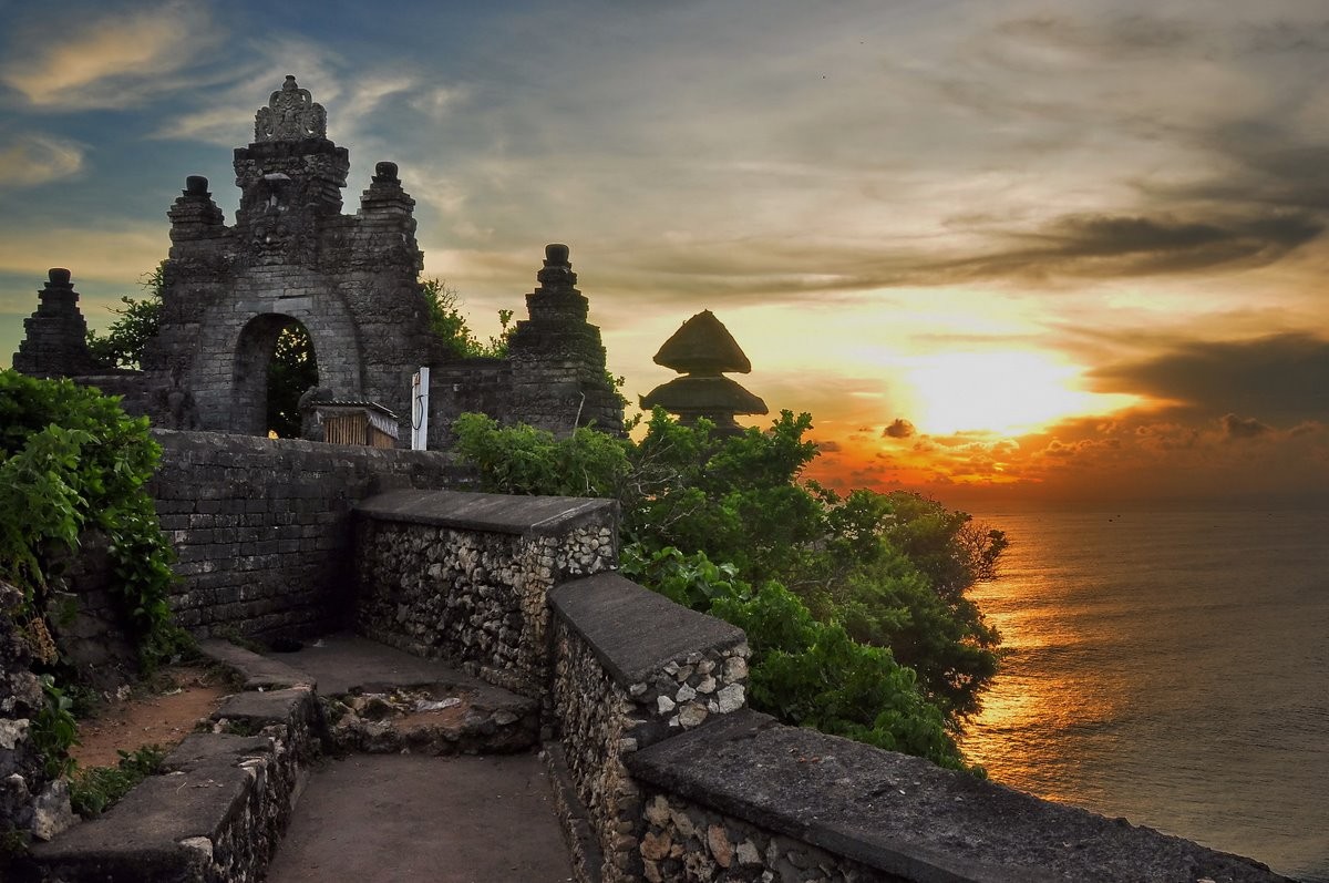 BACKPACKING TO BALI